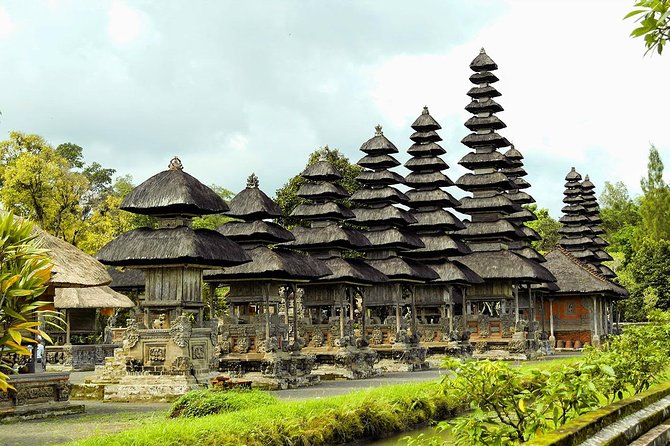 Private Full Day Tour: Best UNESCO Sites in Bali - Tanah Lot at the end of the day: sunset, rock temple, and low-tide access
