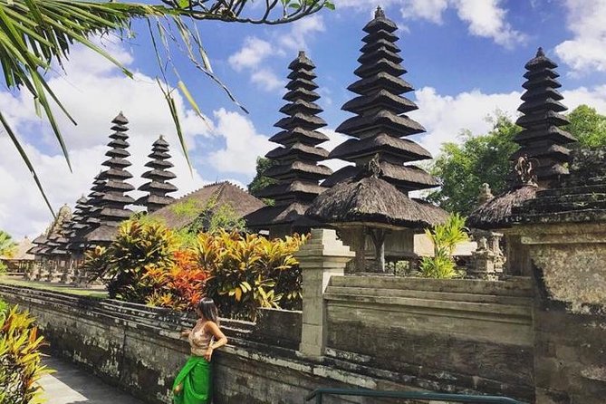 Private Full-Day Tour Jatiluwih Rice Terrace and Tanah Lot Temple - How the driver turns a tour into a story