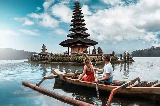 Private tour, discover the beauty of bali - Stop 1: Sacred Monkey Forest Sanctuary in Ubud