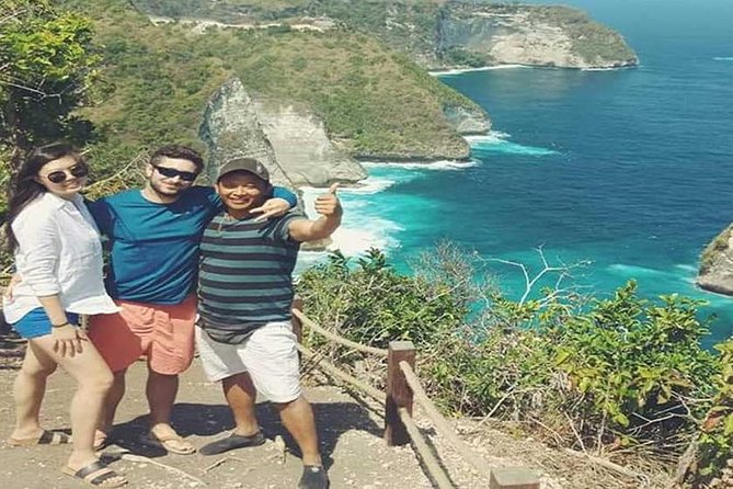 Private tour : East of Nusa Penida Day Tour All-inclusive - Molenteng Hill Tree House and the Raja Lima View