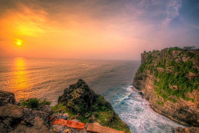 Private Tour: Full-Day Tanah Lot and Uluwatu Temples with Kecak Fire Dance Show - Tanah Lot Temple: Ocean Cliffs and Tide-Driven Walks