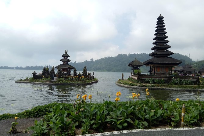 Private Tour: Leke-Leke Waterfall, Handara gate & Iconic Temples - Stop 4: Taman Ayun Temple gardens and traditional architecture vibes