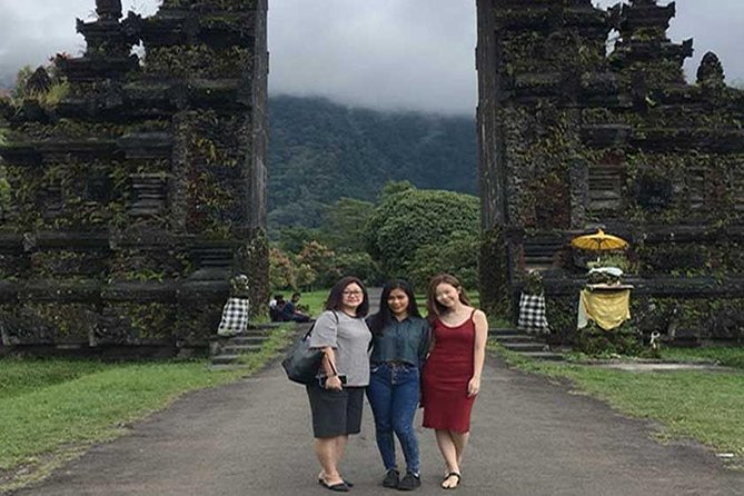 Private Tour: Ulun Danu Temple-Handara Gate-Wana Giri Hill&Tanah Lot Sunset - Stop 1: Handara Iconic Gate and why this photo spot works