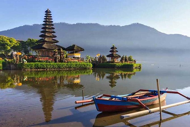 Private Tour: Ulun Danu Temple-Handara Gate-Wana Giri Hill&Tanah Lot Sunset - Stop 4: Taman Ayun Temple for classic architecture in calmer form