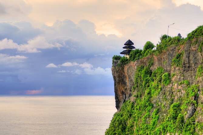 Private Tour: Uluwatu Temple & Southern Bali Highlights - Uluwatu Temple: cliff views, sacred space, and monkey awareness