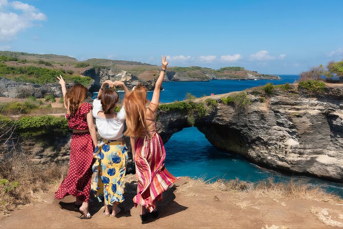 Private Tour West Nusa Penida with T-Rex Beach - Molateng Treehouse at the End of the Day