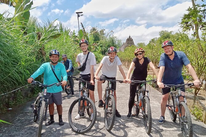 Private Ubud Downhill Cycling with Volcano, Rice Paddies & Meal - Lunch in Ubud: Balinese Food Plus Options That Actually Work