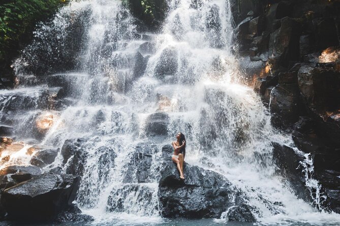 Private Ubud Instagrammable Tour - All Inclusive - Kanto Lampo Waterfall: rock formations that make the photos pop