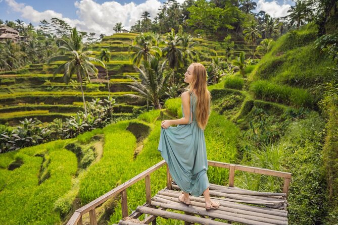 Private Ubud Instagrammable Tour - All Inclusive - Sari Timbul By Kubu Bali: blown-glass art, gardens, and swing photo moments