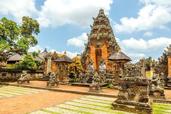 Private Ubud Tour: Monkey Forest, Waterfall & Rice Terrace - Tegalalang Rice Terrace: Panoramic Views and the Right Kind of Photo Time