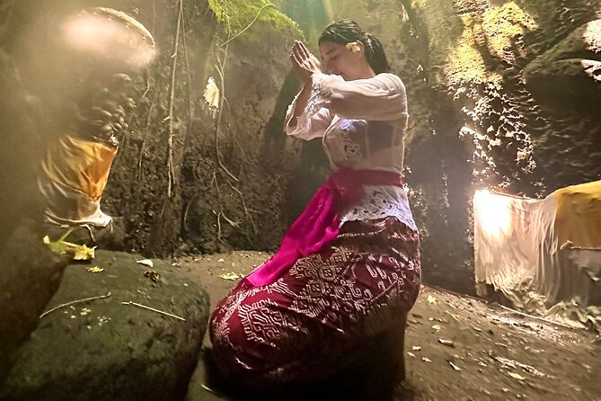 Purifications at Beji Griya Waterfalls - Step-by-step: the four purification moments