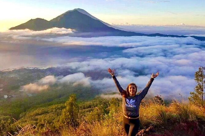 Sharing Batur Volcano Sunrise Trekking and Breakfast - Sunrise at the top: breakfast, photos, and the Balinese morning glow