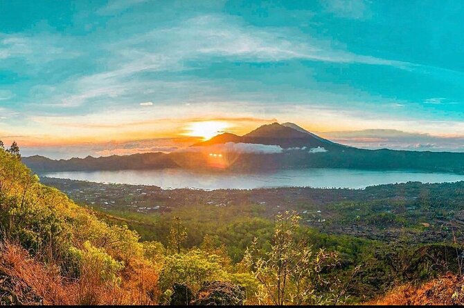 Sharing Mount Batur Sunrise Trekking Guide Pick Up and Drop Off - Summit Crater Sunrise (06:15 to 06:45): The View Moment You Came For