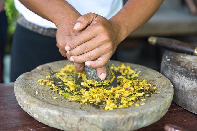 Small-Group Farm Tour & Balinese Cooking Class in Ubud with Kadek - The 30–45 minute farm tour: where you meet the ingredients