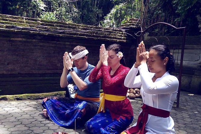 Soul Purification at Pura Mengening in Bali - The people side: Putu Suciyati and her family’s guidance