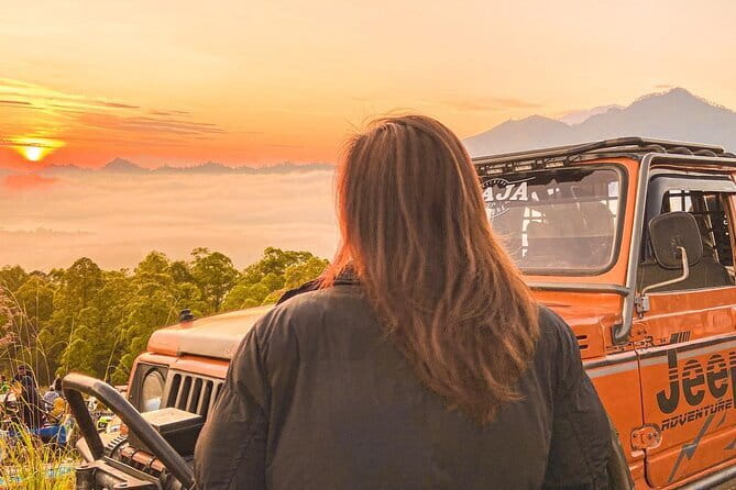 Sunrise + Jeep + Photographer - Bintang House Before the Jeep: Light Breakfast and Warm Drinks