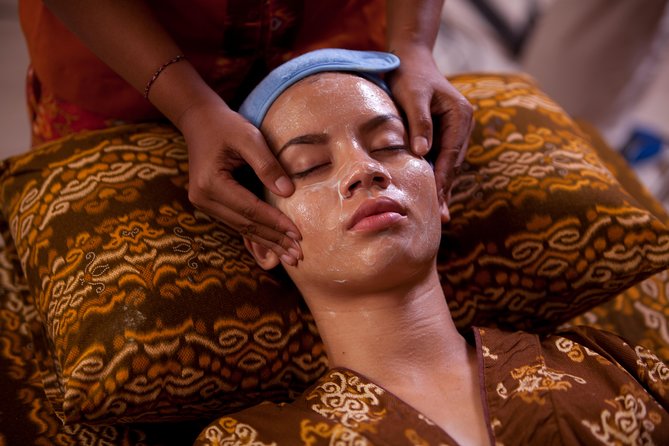 Sweet Dream Couple Treatment by ANJALI SPA - The Flower-Milk Jacuzzi Moment: Romantic, But Also Practical