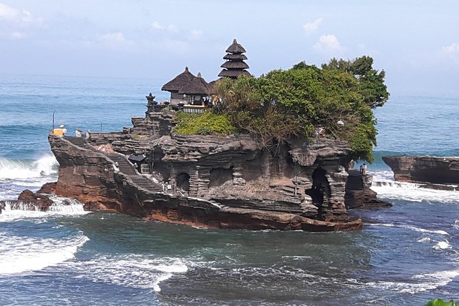 Tanah Lot and North Bali Private Tour - All inclusive - Tanah Lot Temple and Batu Bolong: coastal icon with real atmosphere