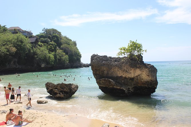 Tanah Lot and Uluwatu Temple - Stunning Ocean View with Sunset - Uluwatu Temple and monkeys: plan your timing and protect your stuff