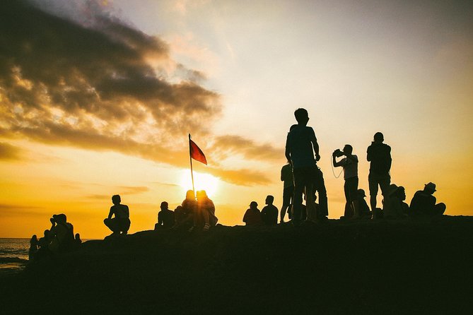 Tanah Lot Bali Temple Sunset Small Group Tour – Half Day - The photo game: how to get great waves without rushing