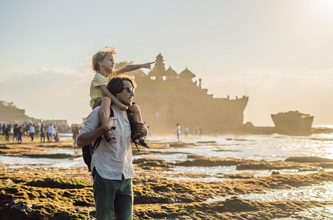 Tanah Lot - Jatiluwih (UNESCO) - Bedugul and Ulun Danu Temple Tour - Handara Iconic Gate: the big Balinese gate selfie moment