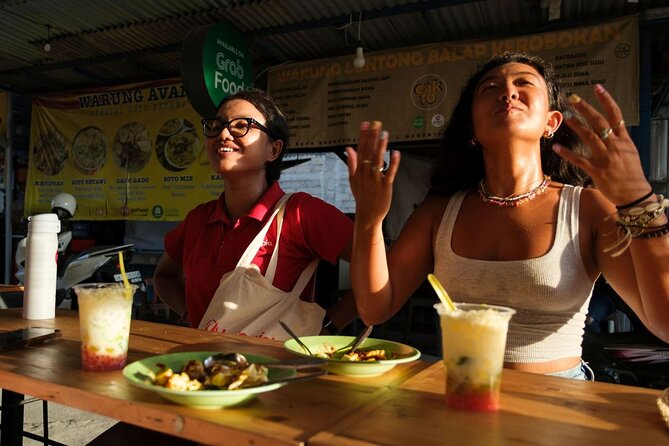 Taste & Explore Bali: Denpasar Street Food & Historic Sites - Badung Market at Dempasar: where Jaje Bali snacks do the talking
