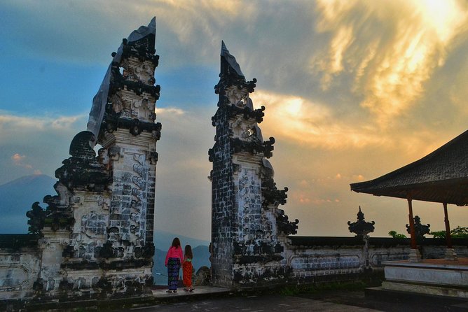 The Gates of Heaven Lempuyang Tours All Inclusive - Tirta Gangga Water Palace: Ponds, Statues, and a Calmer Pace