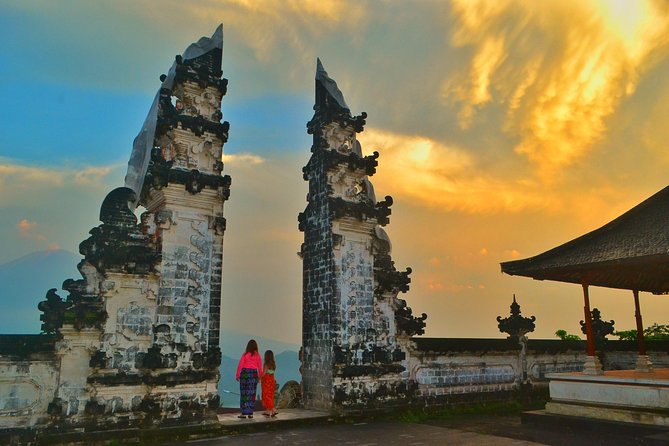 The Gates of Heaven Lempuyang Tours All Inclusive - Entering Lempuyang Temple and the Gate of Heaven Photo Moment