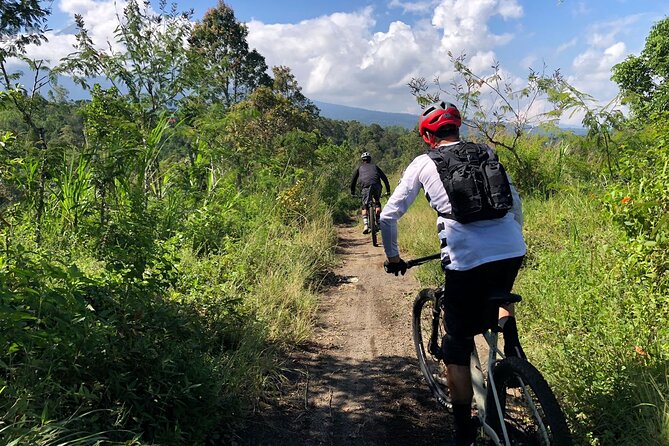The Volcano Trail – Epic Volcano Cycling Adventure - Food and pacing: lunch that keeps you going