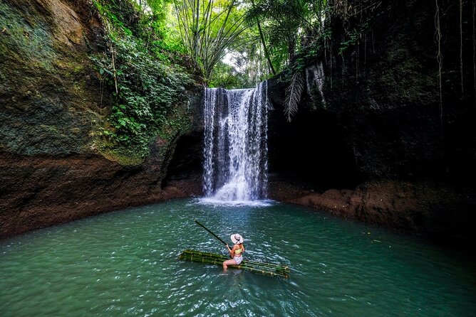 Top Bali Waterfalls: Suwat, Kanto Lampoe, Tibumana Waterfall - Kanto Lampo: seasonal stepped rocks and an easy photo setup