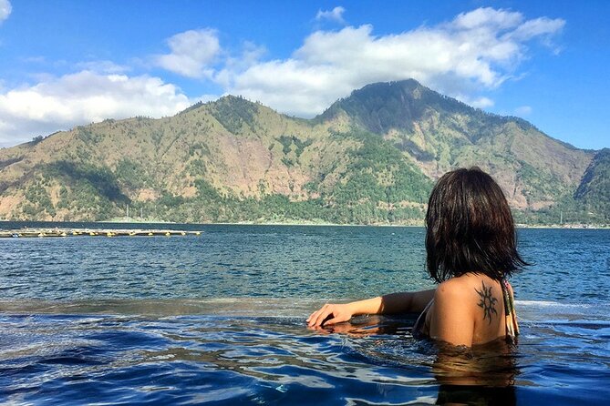 Trunyan Cemetery, Hot Spring, Penglipuran Village, and Waterfall Tour - Lake Batur Boat Ride: A Scenic Buffer Before the Cemetery