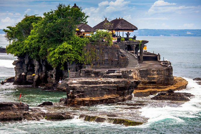 Ubud and Tanah Lot Temple Small Group Sunset Tour - Tanah Lot at Sunset: UNESCO Temple Views and Timing Tips