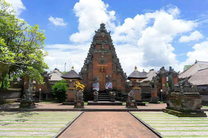 Ubud Bali: Rice Terrace, Waterfall and Tirta empul Day Tour - Tirta Empul Temple: the melukat purification experience (with a sarong and locker)