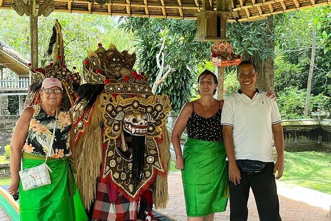 Ubud Cultural and Historical Guided Tour with Transfer - Why this Ubud route makes sense: houses, caves, memorials, and spring water