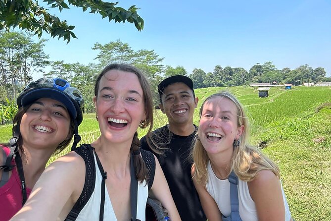 Ubud: Downhill Cycling with Volcano, Rice Terraces and Meal - Lunch at Banjar Laplapan: the food stop that ends the day well