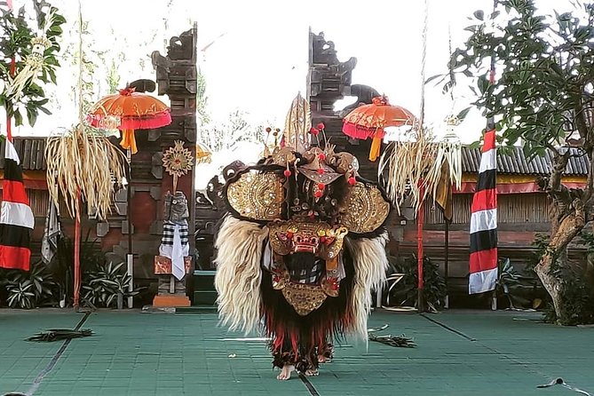 Ubud Excursion: Barong Dance, Art Villages, Nature, Temple and Waterfall - Batuan Temple: sacred space and practical photo time