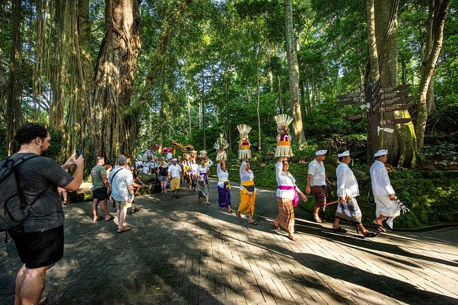 Ubud Highlight: Best of Ubud Private Day Tour with Local Guide - Kanto Lampo Waterfall: a jungle swim spot for photos (and a reality check on timing)