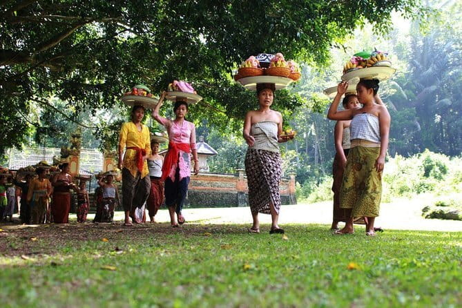 Ubud Highlights Tour ( Private All-Inclusive ) - Start With the Art Villages: Tohpati to Celuk to Mas and Batuan