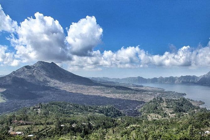 Ubud: Holy Water Temple, Volcano View, Rice Terrace, MonkeyForest - UC Silver Gold: The Jewelry Stop (Yes, It’s a Real Decision)