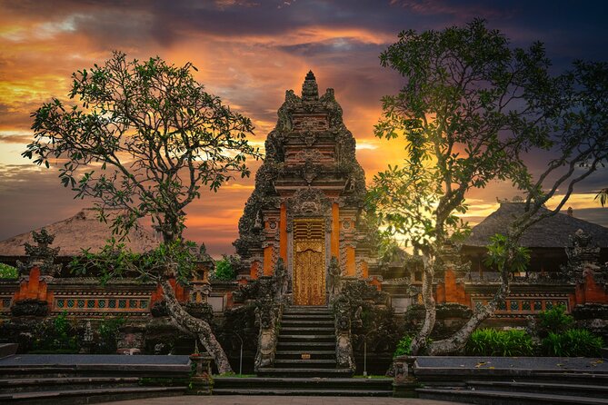 Ubud Iconic Full Day Tour Monkey Forest Rice Terraces Waterfalls - Stop 3: Ubud Traditional Art Market (about 30 minutes)