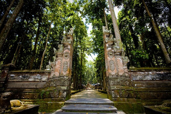 Ubud: Monkey Forest, Rice Terraces & Sacred Temples - Ubud Palace: traditional Balinese design in a recognizable landmark