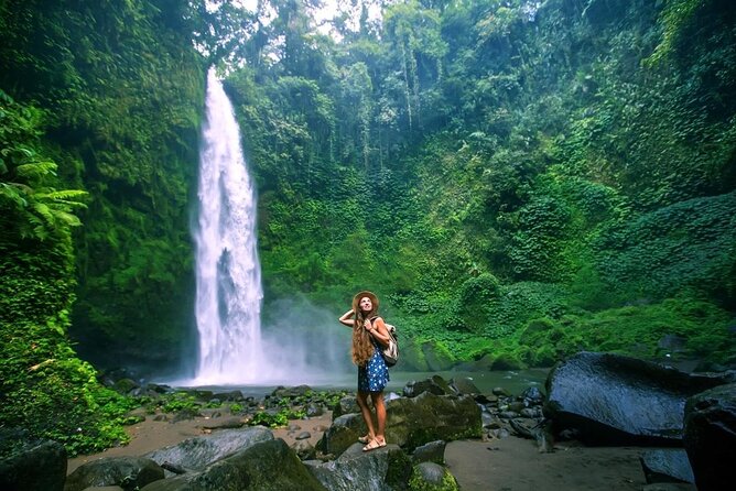 Ubud Private Tour: Waterfalls, Temple and Rice Terraces Swing - Tirta Empul Holy Water Temple: sarong time and a sacred, human-scale stop