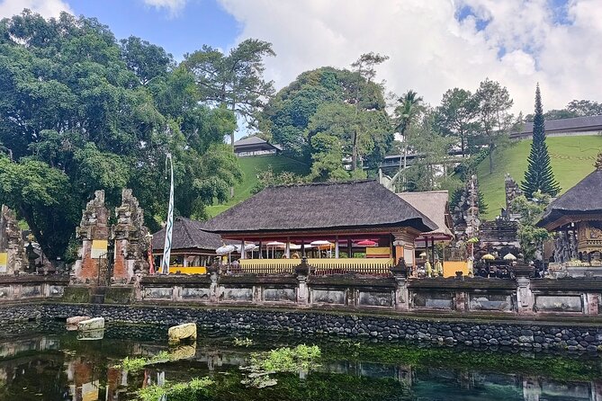 Ubud Tirta Empul Temple Tour with Purification Experience - What to Bring (So the Cold Water Doesn’t Become a Problem)