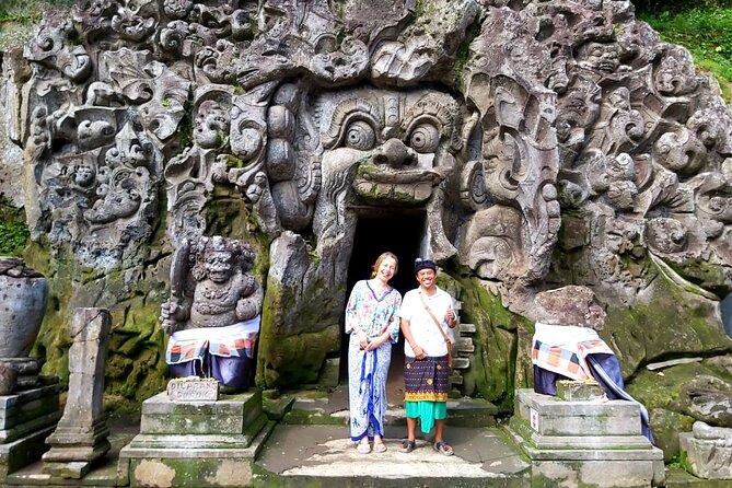 Ubud Tour : Monkey forest, Rice terrace, Water temple, Waterfall & Jungle Swing - Sacred Monkey Forest Sanctuary: a real habitat, not just a photo stop