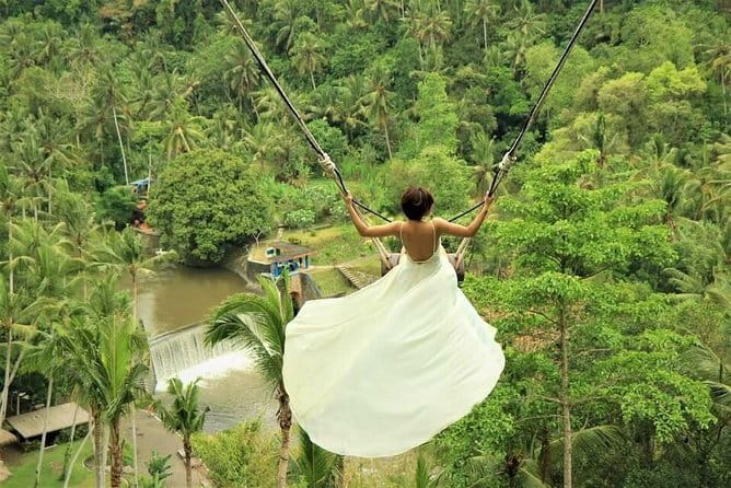 Ubud Tour Water Temple with Jungle Swing - Stop 5: Tegenungan Waterfall—Cooling Off After the Swing