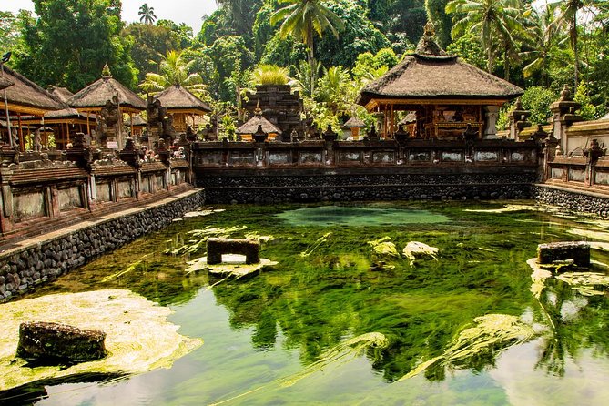 Ubud Village Sightseeing, Famous Paddy Field And Ubud Waterfall - Tegenungan waterfall: splash zone energy at the end of the day