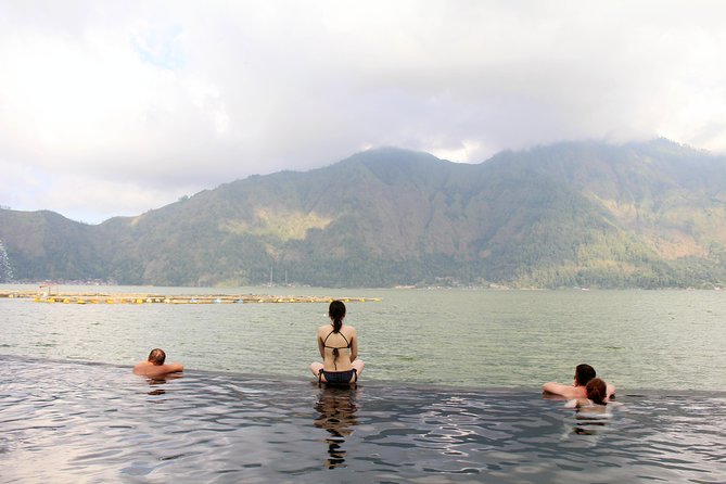Ubud Volcano Lake and Natural Hot Spring Tour - Tegalalang Rice Terrace: a photo-perfect start with time to breathe