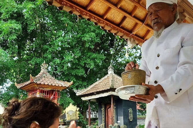Ubud Yoga, Open Chakra Healing and Temple Spiritual Cleansing - Ubud Yoga and the Intuitive Flow start: how the day begins