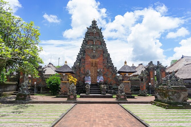 Ultimate Ubud Experience All Inclusive Private Day Tour - Tegenungan Waterfall: A Refreshing End to the Circuit