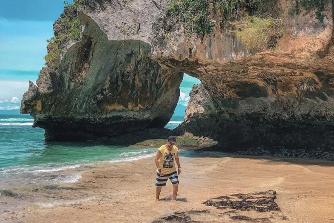 Uluwatu Instagram Tour: Unforgettable Beaches (Private & All-Inclusive) - Melasti Beach and Green Bowl Beach: the stair-and-sun test